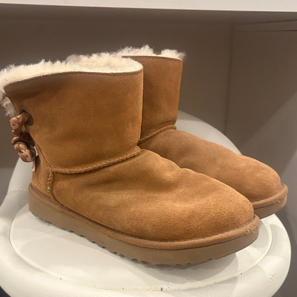 Ugg bow boots